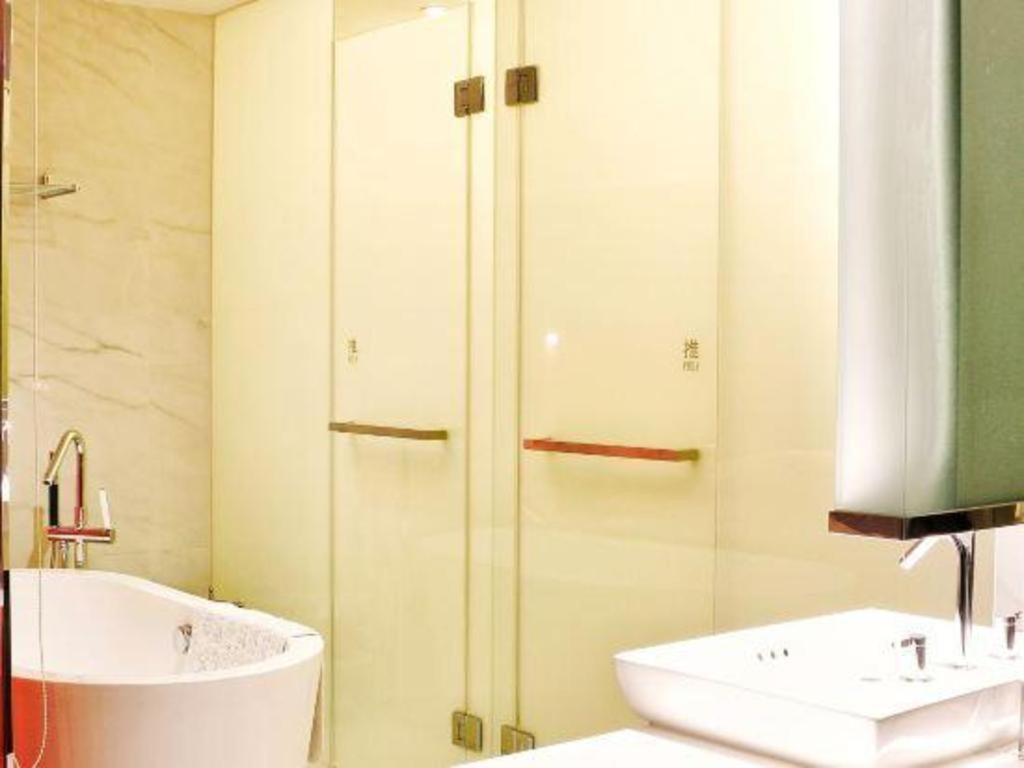 Jinjiang Metropolo Hotel Classiq Shanghai Off Bund Bagian luar foto
